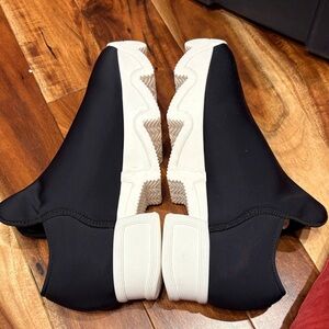 iRi Neoprene Slip On